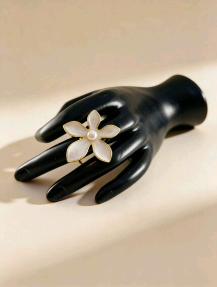Anillo flor blanca