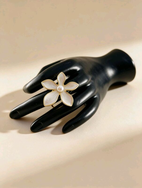 Anillo flor blanca